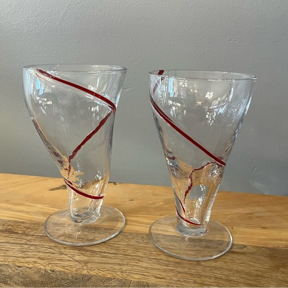 2 Glasses Pier 1 Clear Red Swirling Parfait Milkshake Cocktail Barware Wedding - Picture 2 of 15